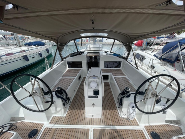 Sailboat hire in Palma de Mallorca - Jeanneau Sun Odyssey 440