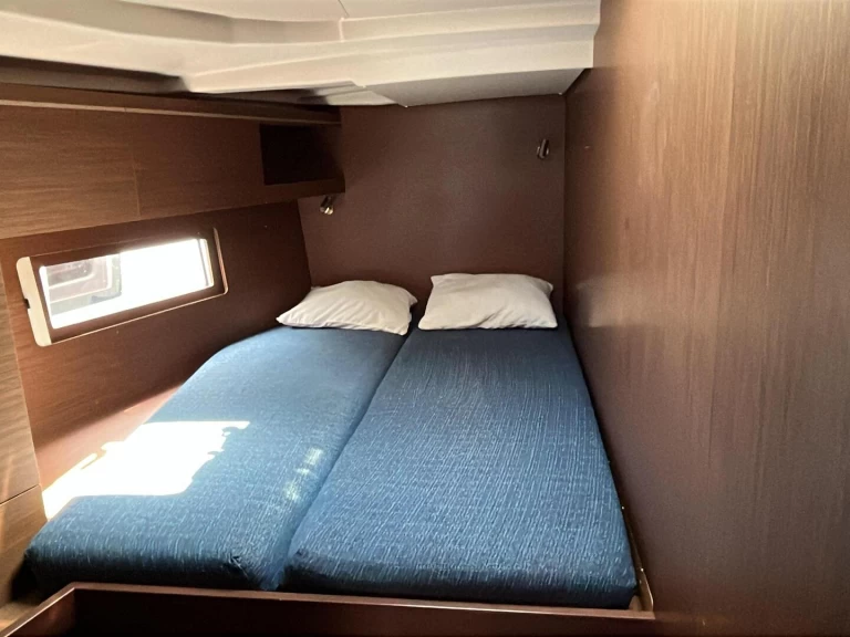 Hire Sailboat Bénéteau with a boat licence