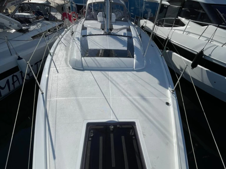 Sailboat hire in Santa Cruz de Tenerife - Bénéteau Oceanis 51.1
