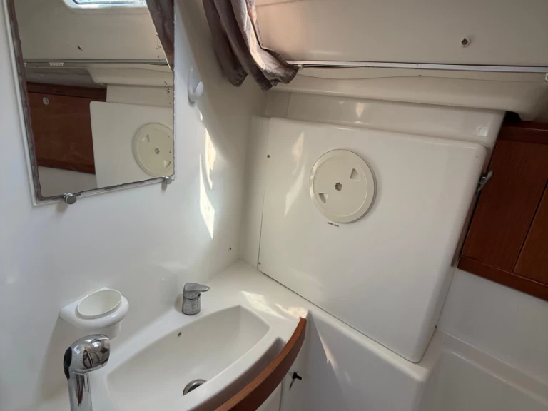 Bénéteau Oceanis 43 charter bareboat or skippered in  Palma de Mallorca