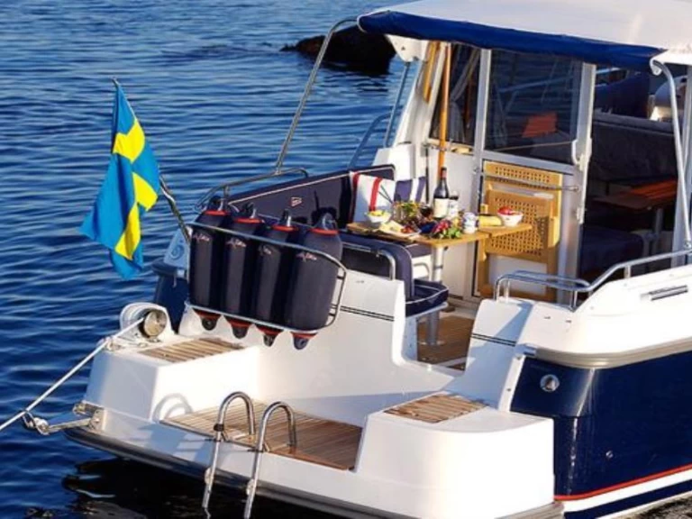 Nimbus 320 Coupé charter bareboat or skippered in  Rheinsberg