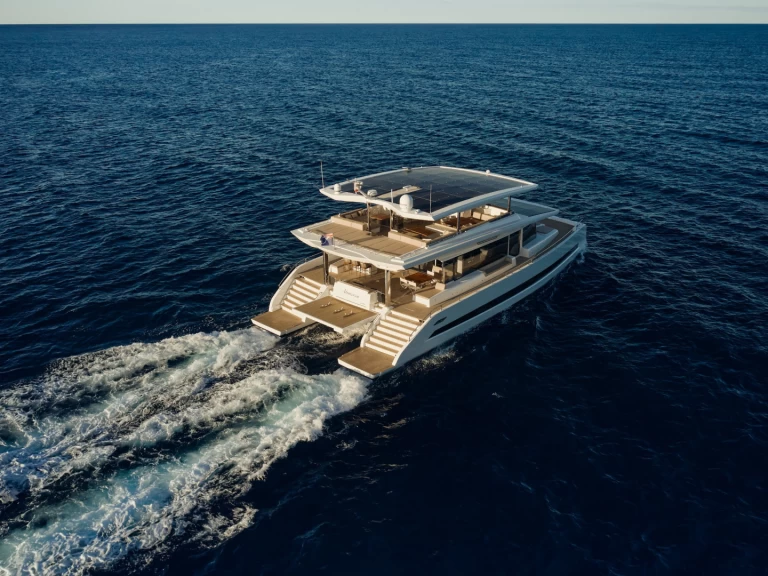 Luxury Yacht to hire Diano Marina at the best price