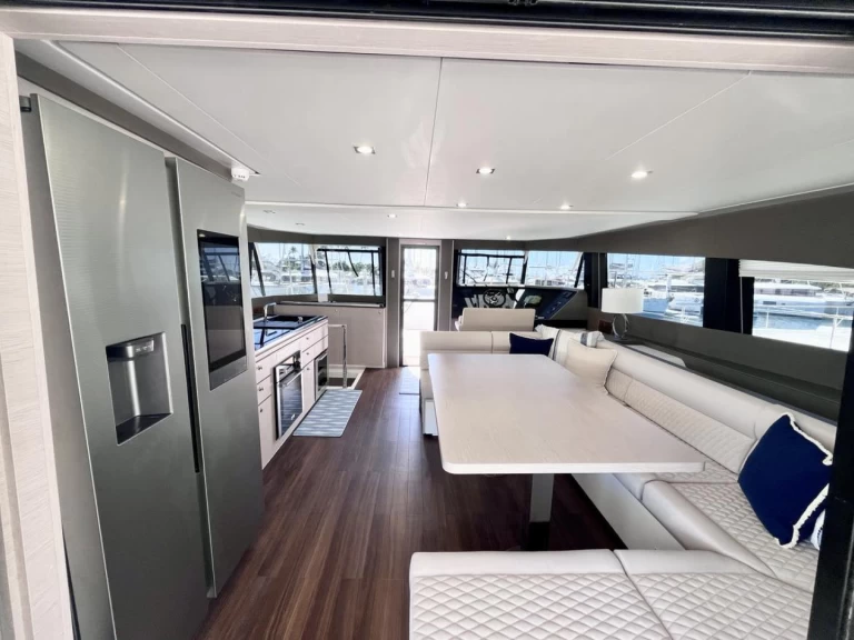 Hire Motorboat with or without skipper Aventura Tortola