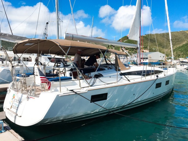 Hire Sailboat Jeanneau with a boat licence