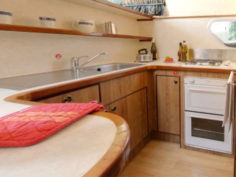 Hire Motorboat with or without skipper Le Boat Portiragnes