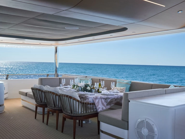Luxury Yacht to hire Diano Marina at the best price