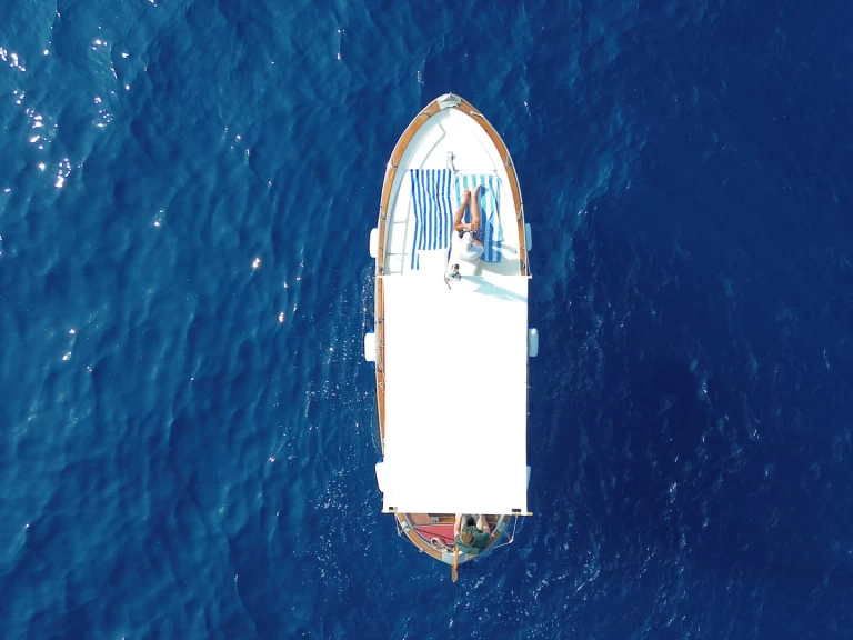 Hire Motorboat Nautica Esposito with a boat licence