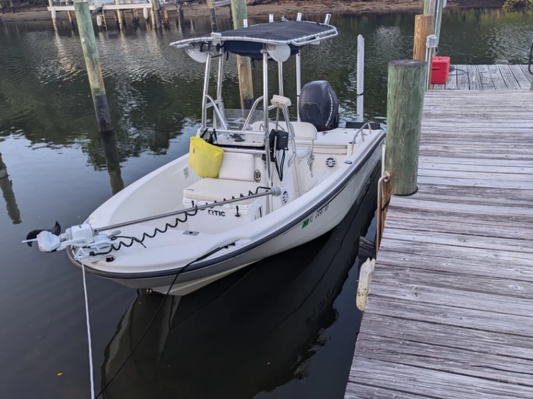 Hire a Boston Whaler Boston Whaler 180 Dauntless North Palm Beach