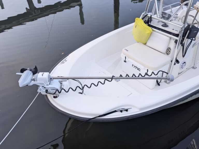 Yacht hire North Palm Beach cheap Boston Whaler 180 Dauntless