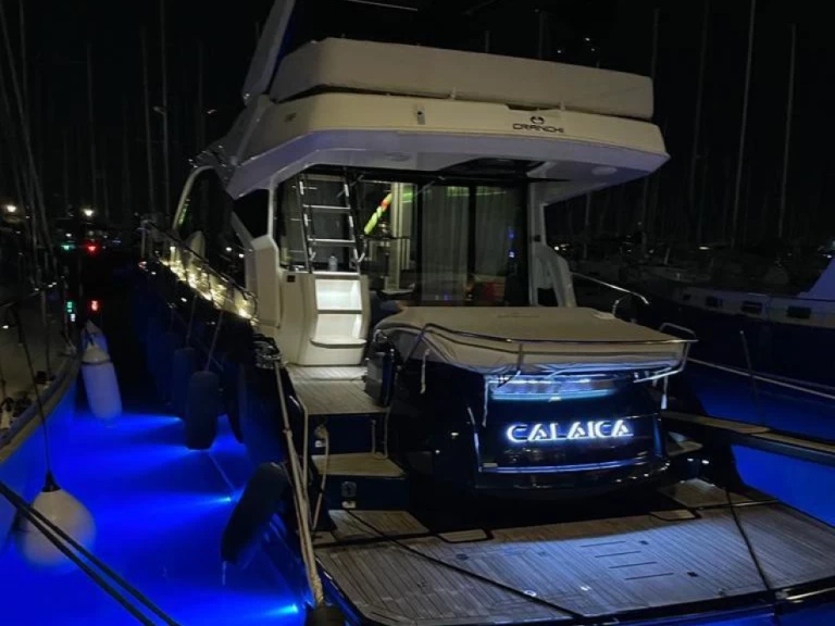 Luxury Yacht hire in Porto di Loano - Cranchi E56F