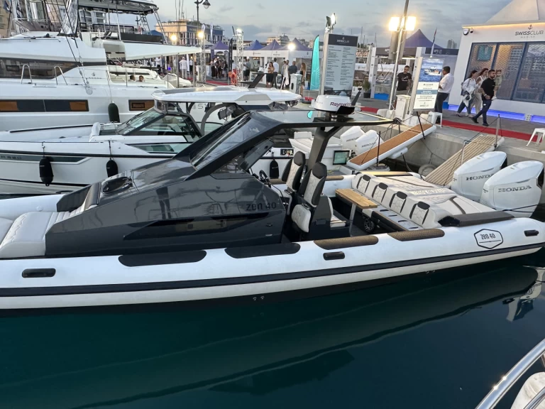 Charter a Zen ZEN 40 - Mod. 2026 in Antiparos on Samboat