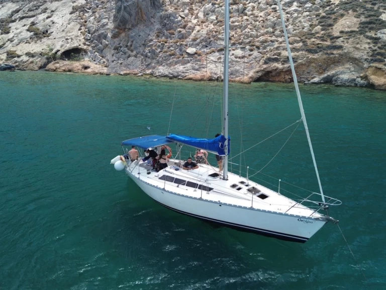 Hire Sailboat Jeanneau with a boat licence