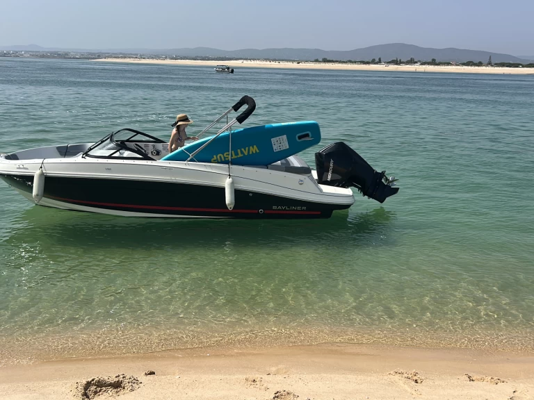 Motorboat hire in Faro - Bayliner VR6 OB