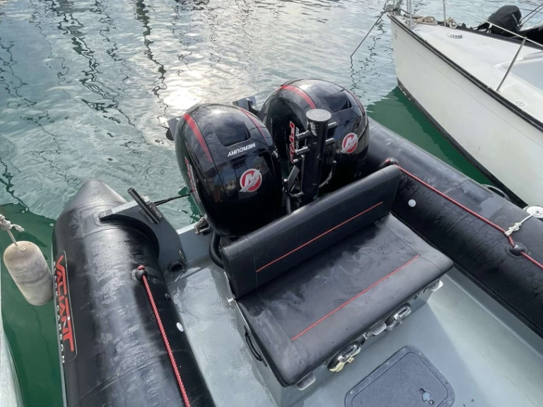 Yacht charter Toulon - Valiant Karbon 750 sport 6  on SamBoat