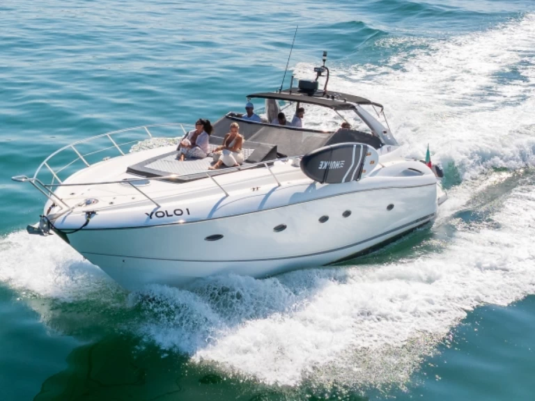 Luxury Yacht hire in Vilamoura - Sunseeker Portofino 46