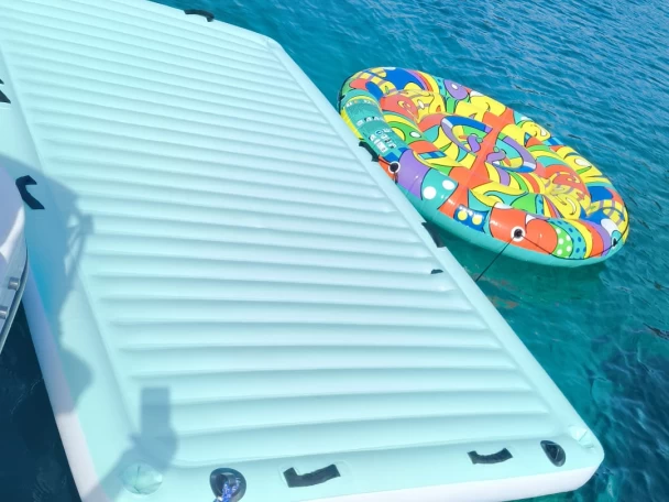 Hire Motorboat Bénéteau with a boat licence