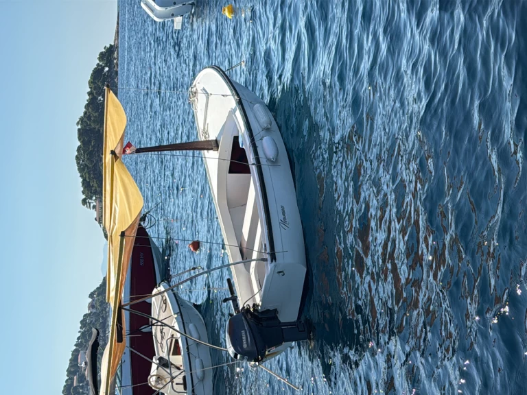 Yacht hire Hvar cheap 470