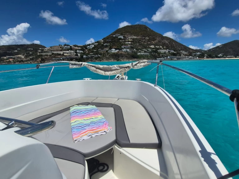 Motorboat hire in Marigot - Jeanneau Cap Camarat 7.5 CC Serie 2