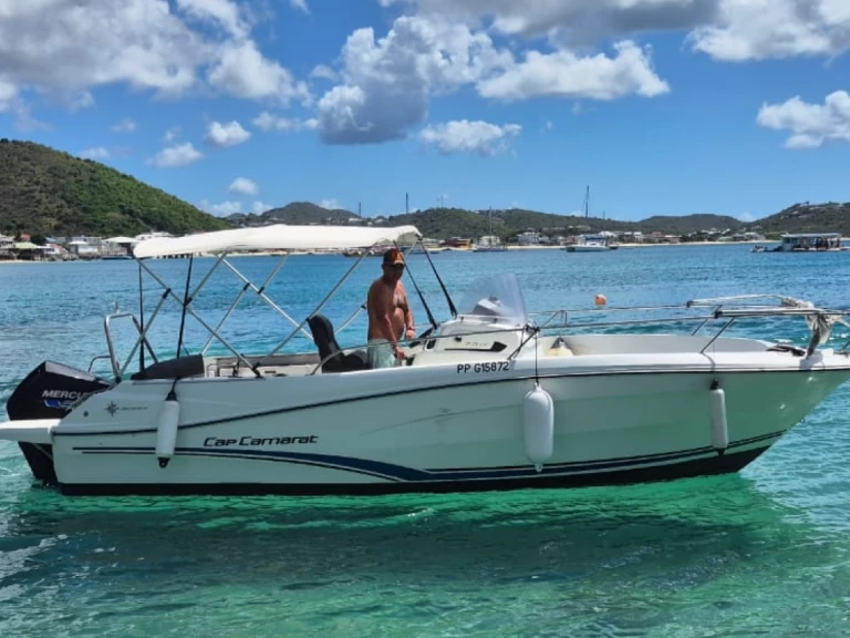 Hire Motorboat Jeanneau with a boat licence