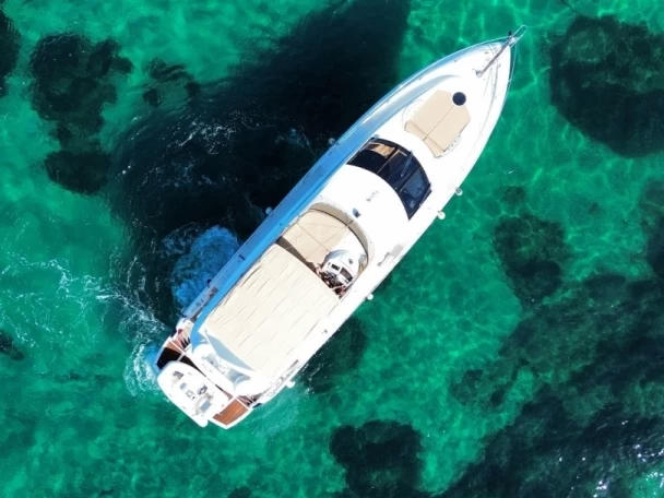 Yacht charter Port de Hyères (St Pierre) - Sunseeker Manhattan 60 on SamBoat