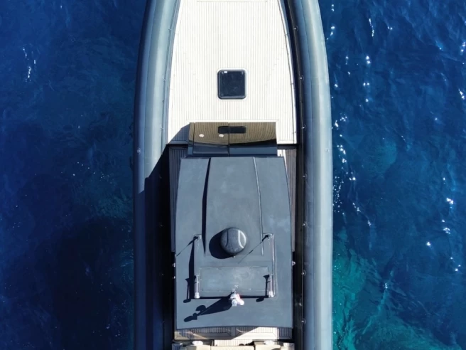 Hire a Sea Water Phantom 400 Hyères