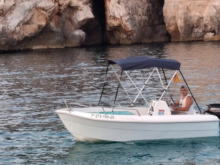 Motorboat to hire Cala Galdana at the best price