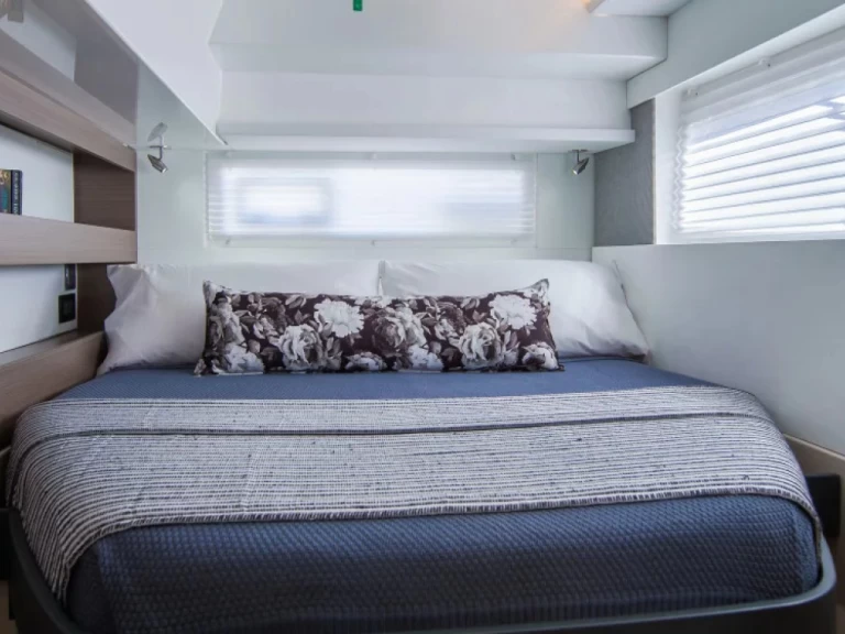 Hire Catamaran with or without skipper Leopard Raiatea