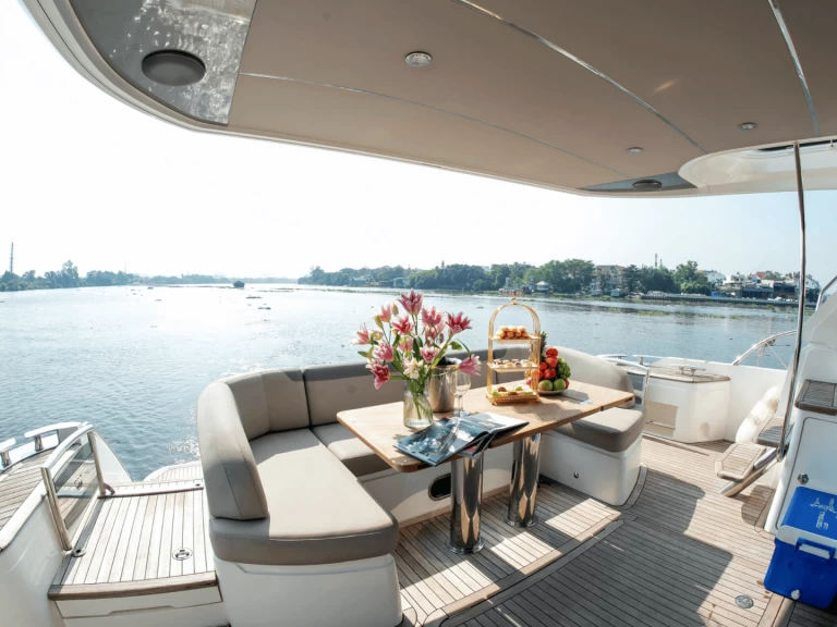 Hire Luxury Yacht Princess with a boat licence