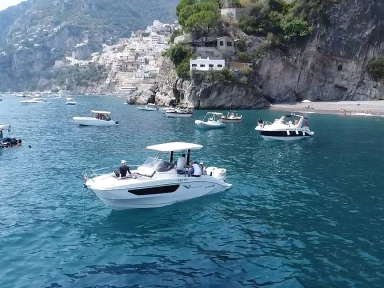 Hire Motorboat Idea Marine with a boat licence