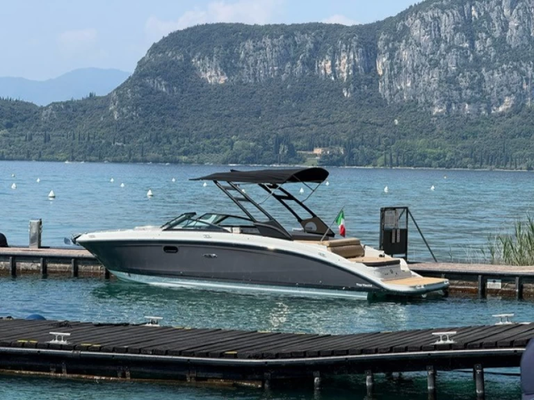 Yacht charter Bardolino - Sea Ray Sea Ray 270 SDX on SamBoat
