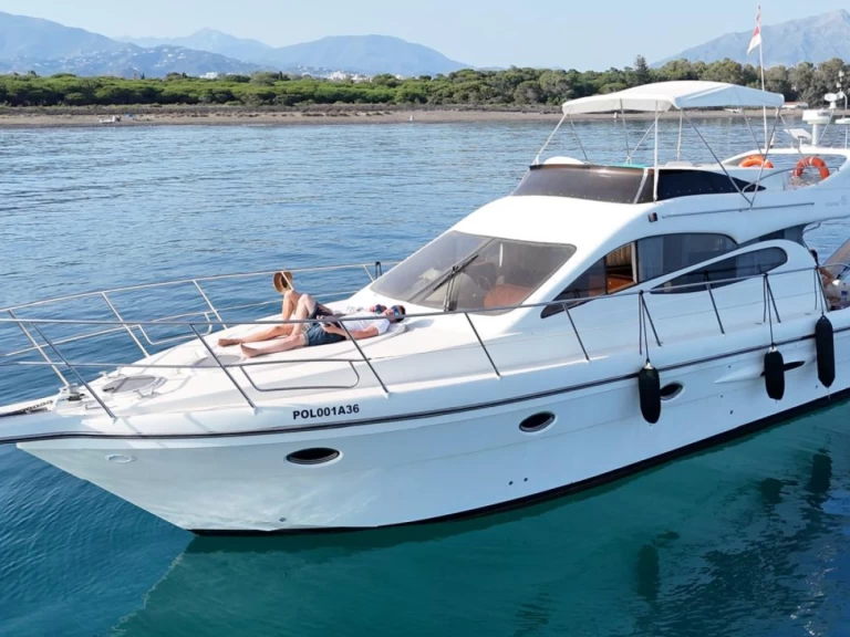 Yacht hire Puerto Banús cheap 46