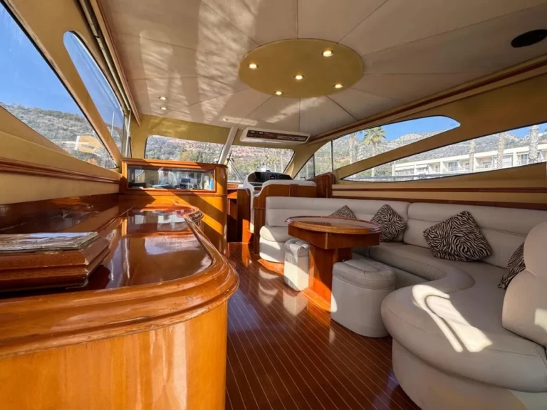 Hire Motorboat with or without skipper Doqueve Puerto Banús