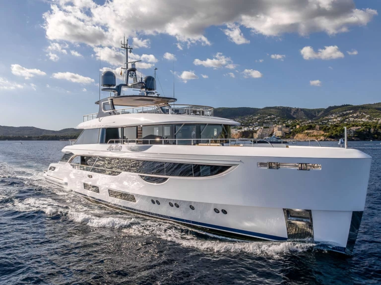 Luxury Yacht hire in Nassau - Benetti ALPHA WAVES 