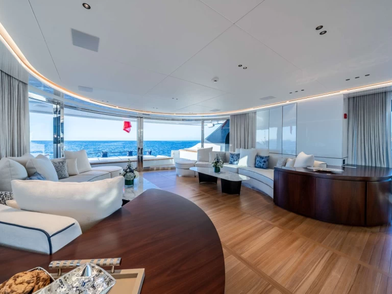 Charter a Benetti ALPHA WAVES  in Nassau on Samboat