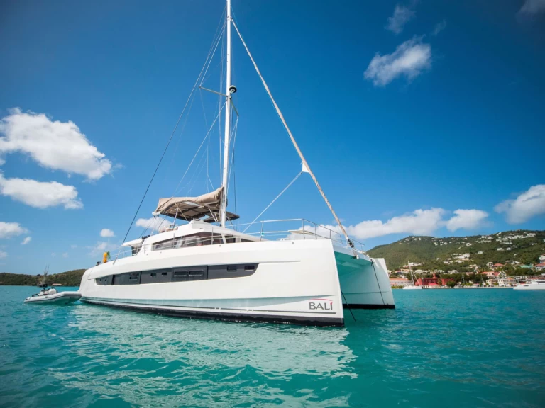 Luxury Yacht to hire British Virgin Islands (BVI) at the best price