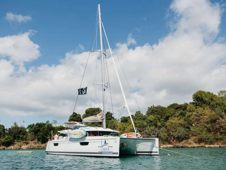 Hire Luxury Yacht Fountaine Pajot with a boat licence