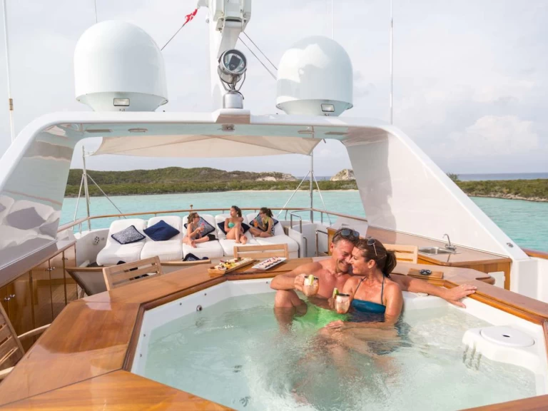 Hire Luxury Yacht Palmer Johnson with a boat licence
