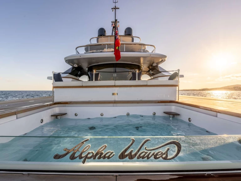 Hire Luxury Yacht with or without skipper Benetti Nassau