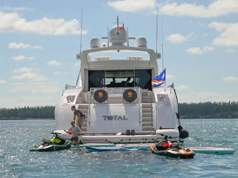 Hire Luxury Yacht with or without skipper Mangusta Hurricane Hole