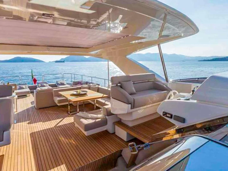 Charter a Ferretti Morning Star in Kumbor on Samboat