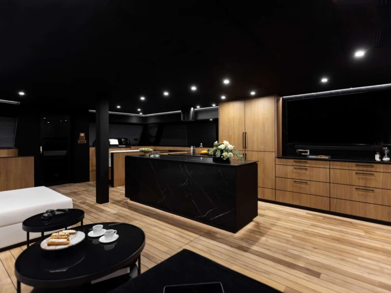 Yacht hire U.S. Virgin Islands cheap Moon Shadow