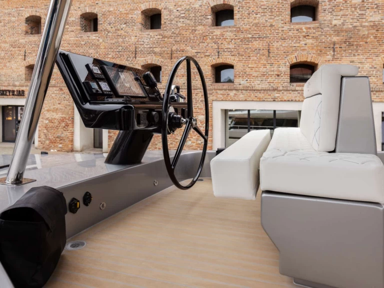 Charter a Moon Yacht Moon Shadow in U.S. Virgin Islands on Samboat