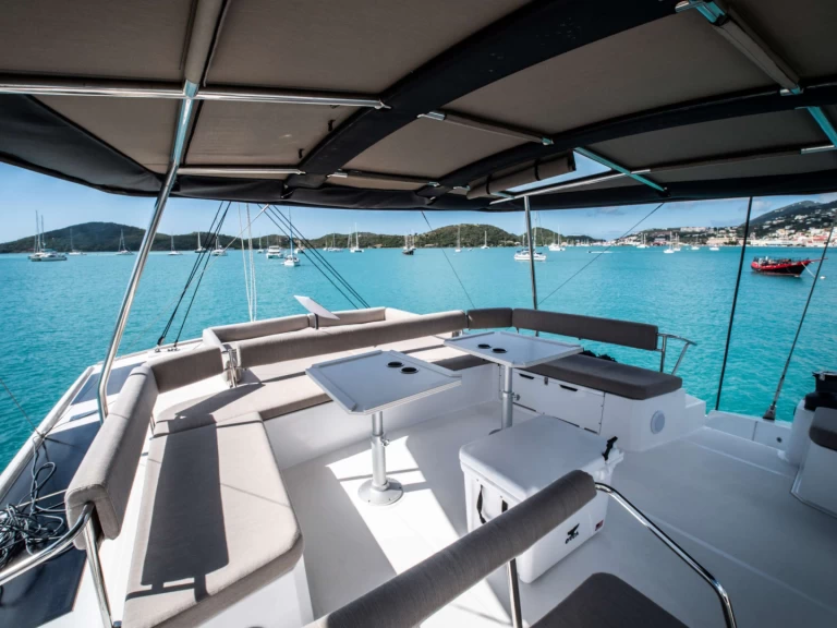 Luxury Yacht to hire British Virgin Islands (BVI) at the best price