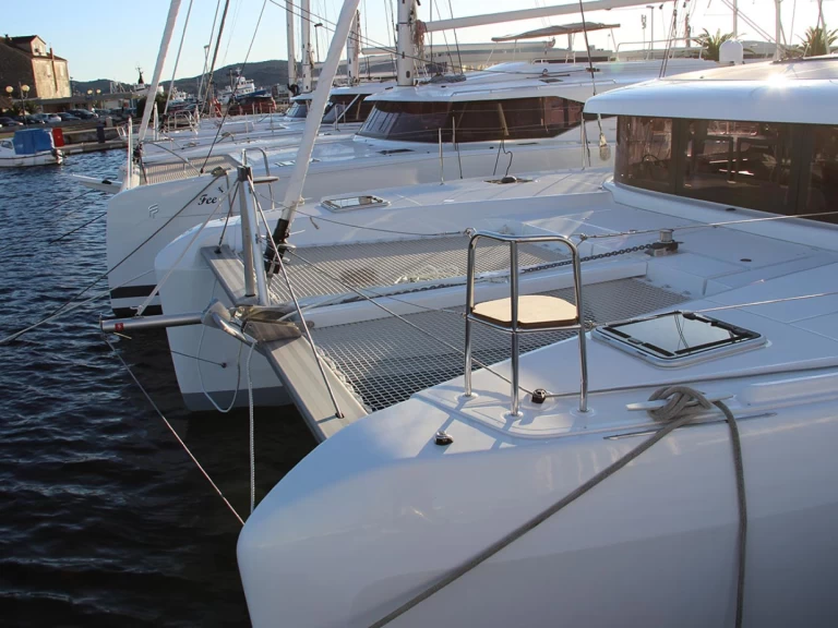 Hire Catamaran with or without skipper Lagoon Murter-Kornati