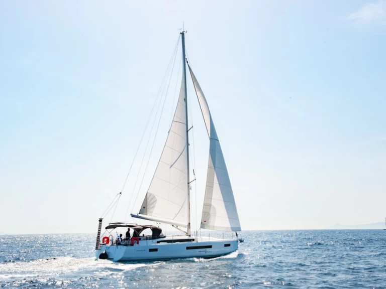 Hire Sailboat with or without skipper Jeanneau Sami