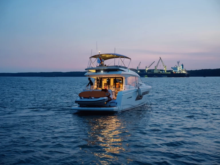 Yacht hire Phường Hiệp Bình Phước cheap Princess 62 Fly