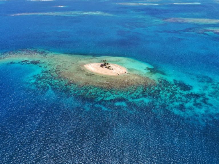 Sailboat to hire Archipiélago de San Blas at the best price