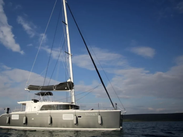 Catamaran hire in Ibiza Town - Lagoon Lagoon 440
