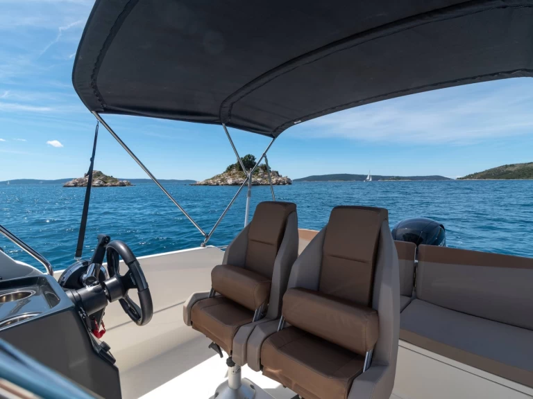 Yacht hire Split cheap Activ 675 Open Sport