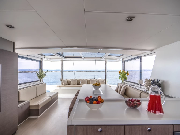 Catamaran to hire Marina d'Arechi at the best price